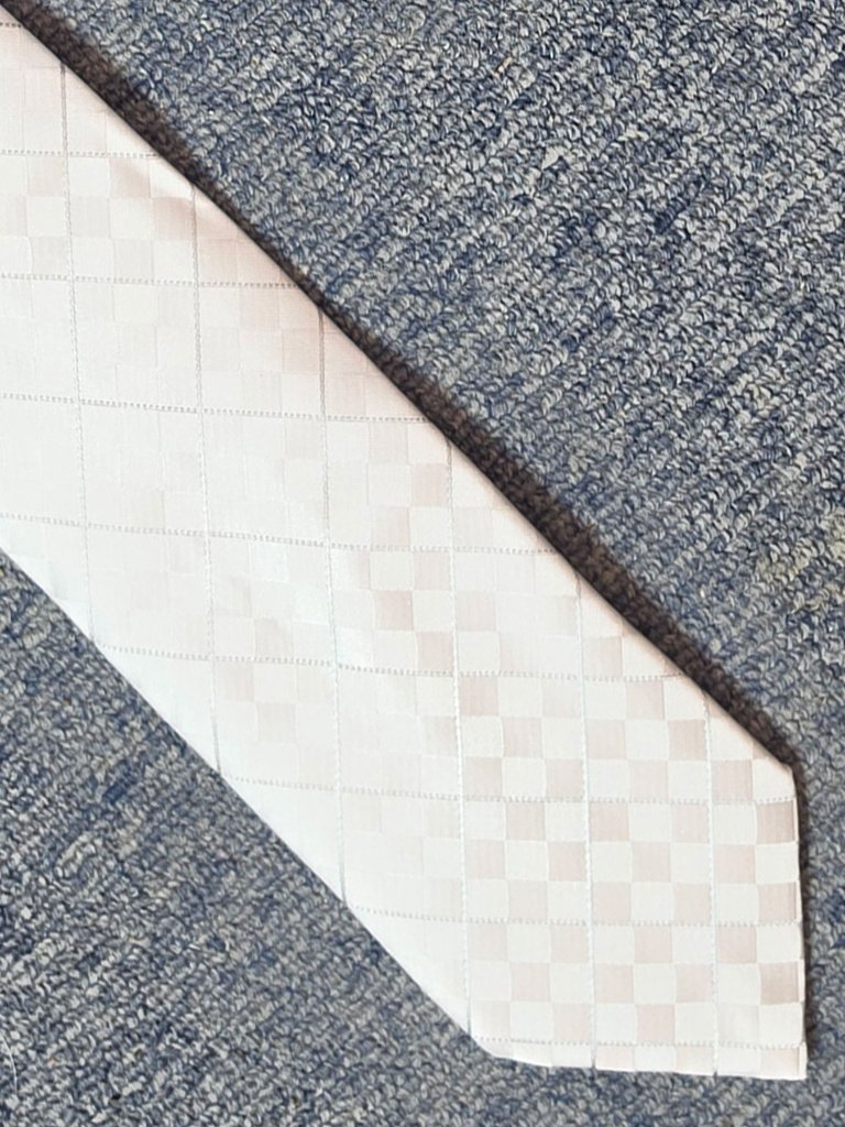 Lloyd Attree & Smith White Squares Plaid Geometric Silk Tie Necktie 3.75 X 57